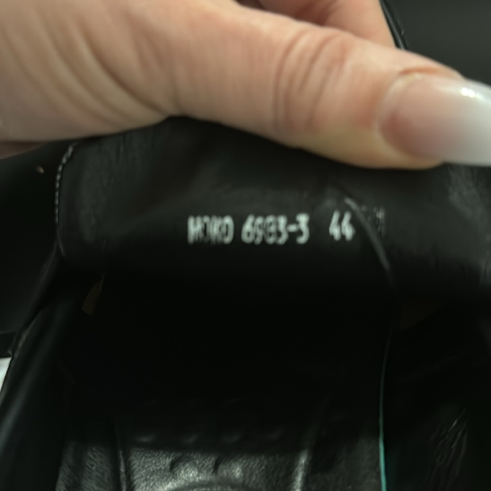 Louis Vuitton Beaubong loafers - Picture 4 of 5